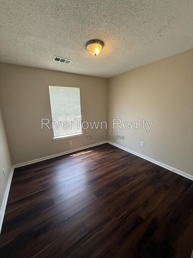 Building Photo - 3236 Sweet Springs Dr