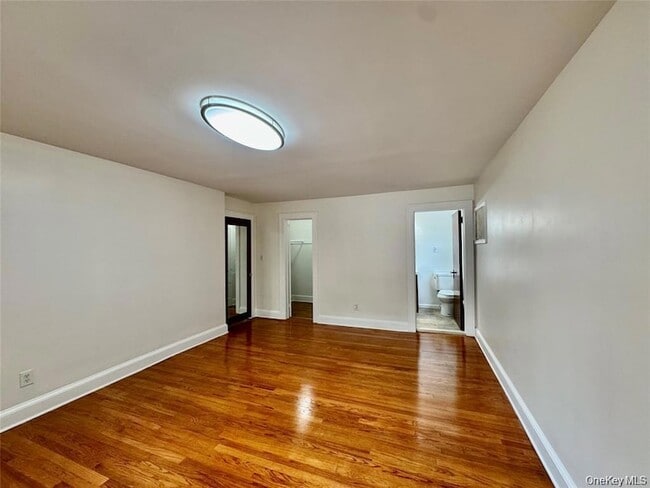 Building Photo - 73 Watkins Ave