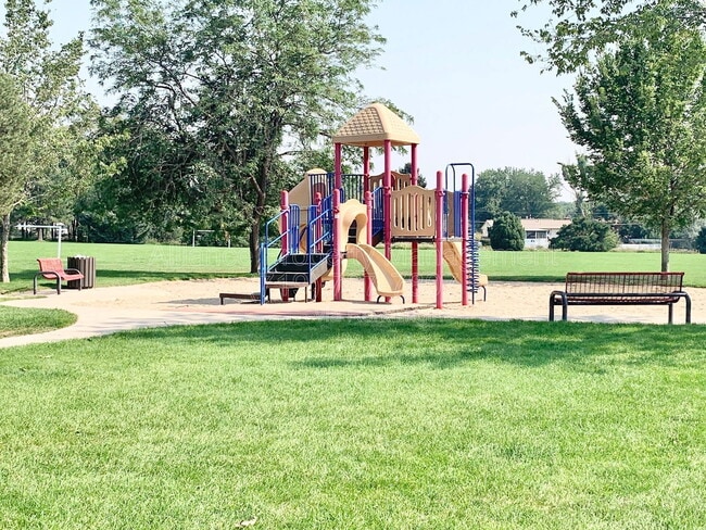 Building Photo - 2818 Dusk Dr