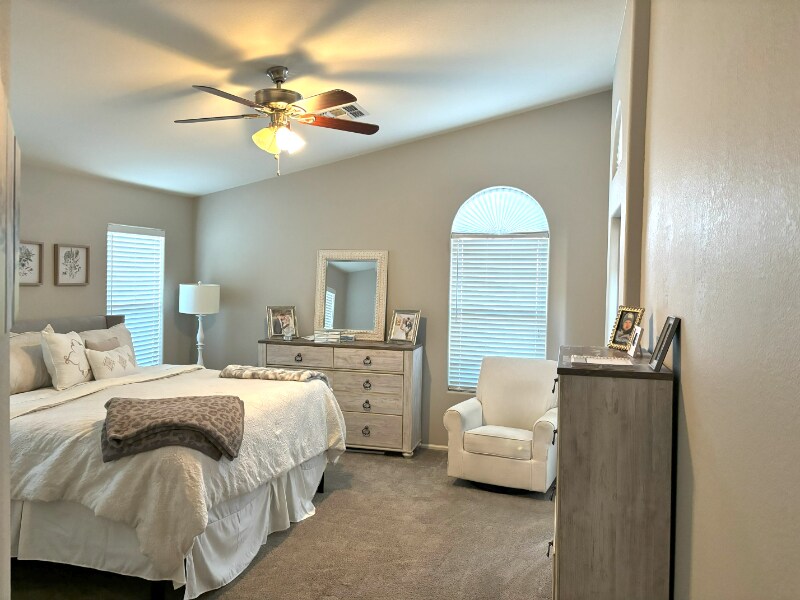 Building Photo - 9842 W Salter Dr