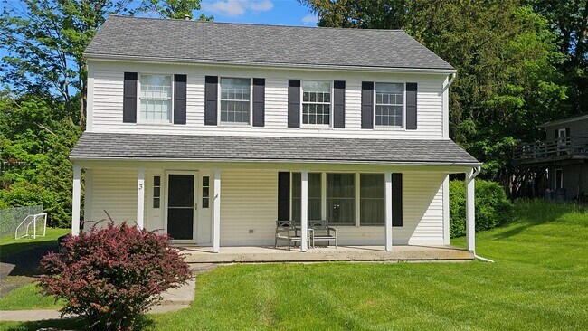 Primary Photo - 3 Vinebrook Ave