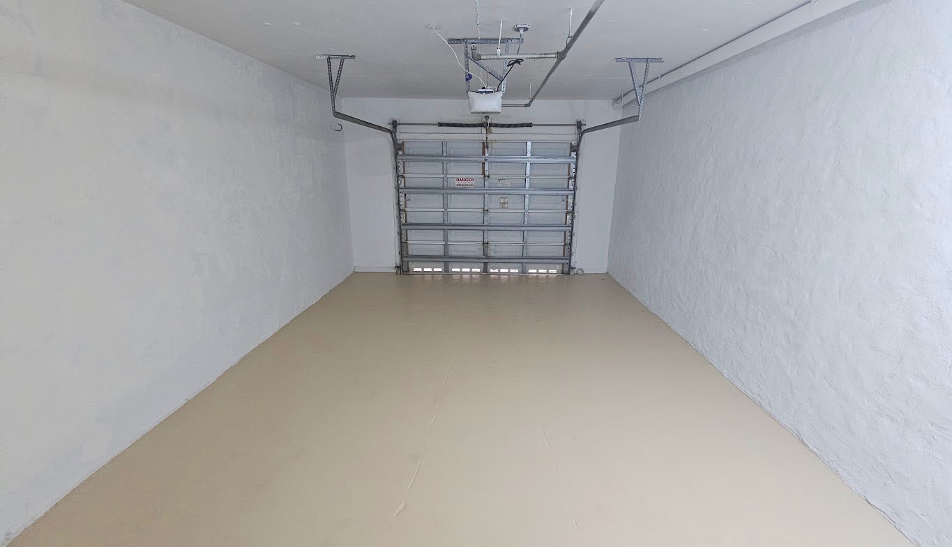 Garage inside - 2033 SE 10th Ave