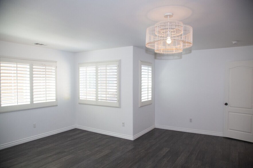 Building Photo - 9135 S Cullen Wy