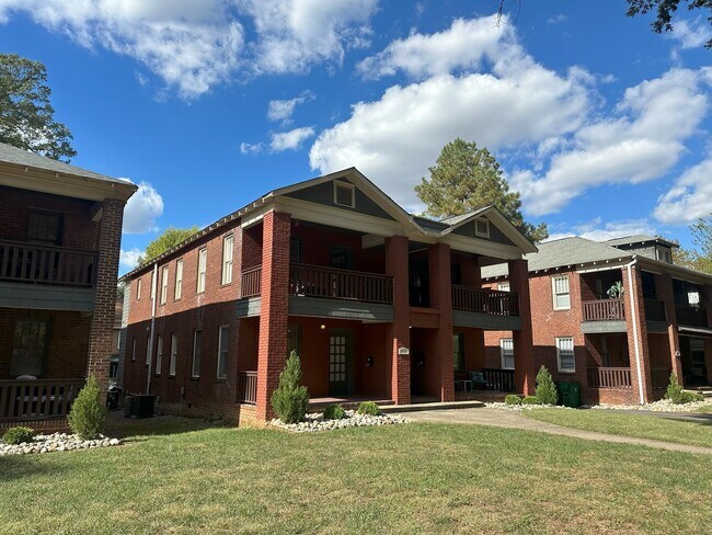 Building Photo - 605 Lamar Ave