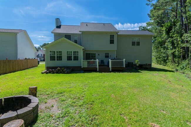 Building Photo - 115 Birdie Ct