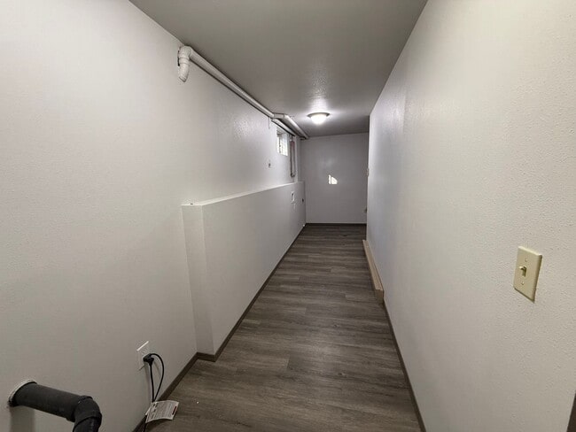 Building Photo - Valley 3 bed 1.5 bath
