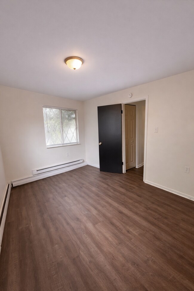 Building Photo - AVAILABLE NOW: 1 Bedroom 1 Bathroom apartment in Downtown Beaver!