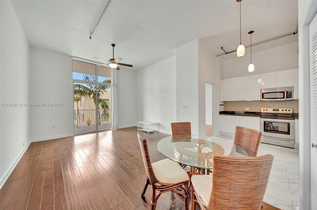 Building Photo - 2100 Van Buren St