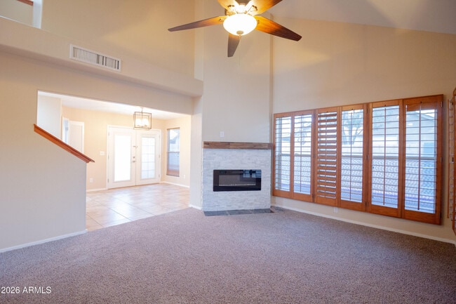 Building Photo - 506 E Utopia Rd