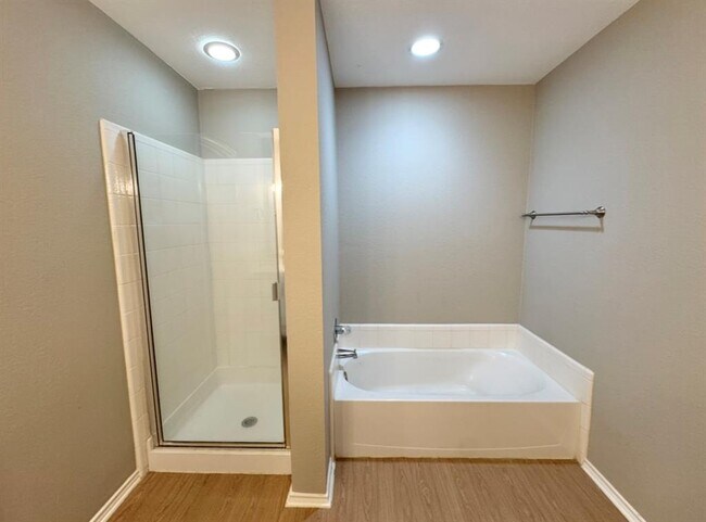 Building Photo - 109 Kendall Cove
