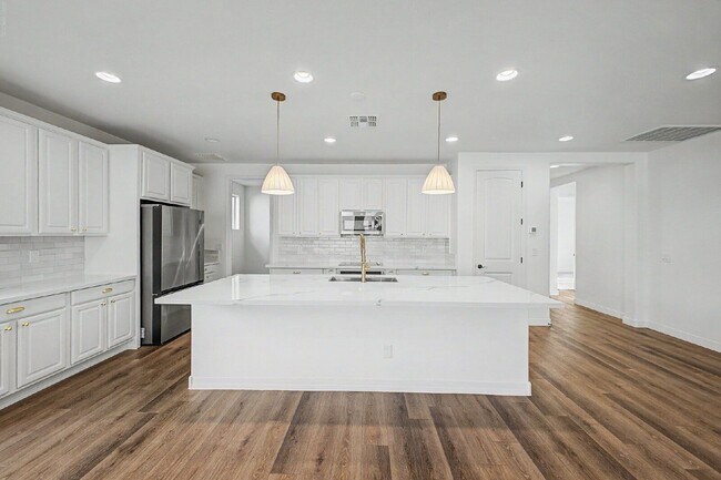 Building Photo - 6954 W Maya Way
