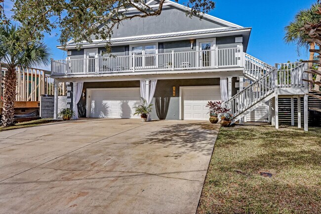 Building Photo - 156 Meadow Ave