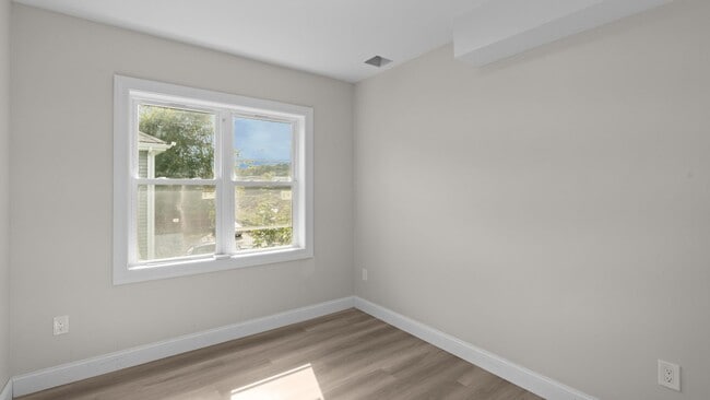 Building Photo - 76 Bouvier Ave