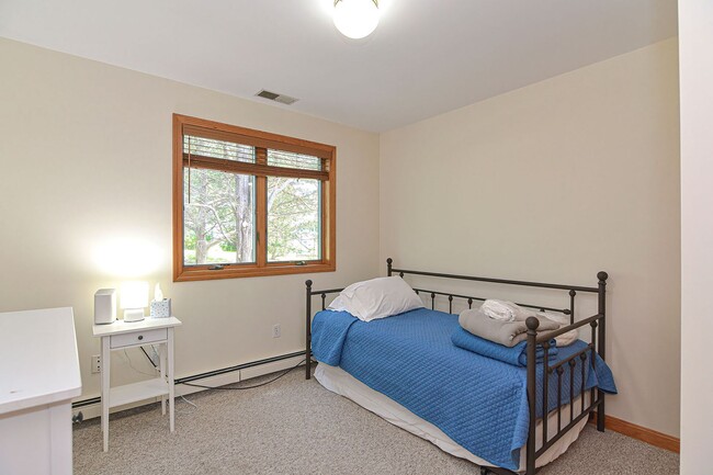 Building Photo - Winter Rental: Wingaerchic (Dog-friendly!)