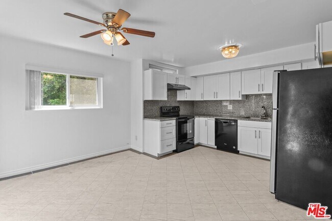 Building Photo - 4610 Densmore Ave