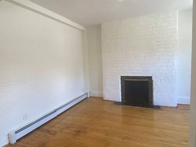 Building Photo - 1322 Commonwealth Ave