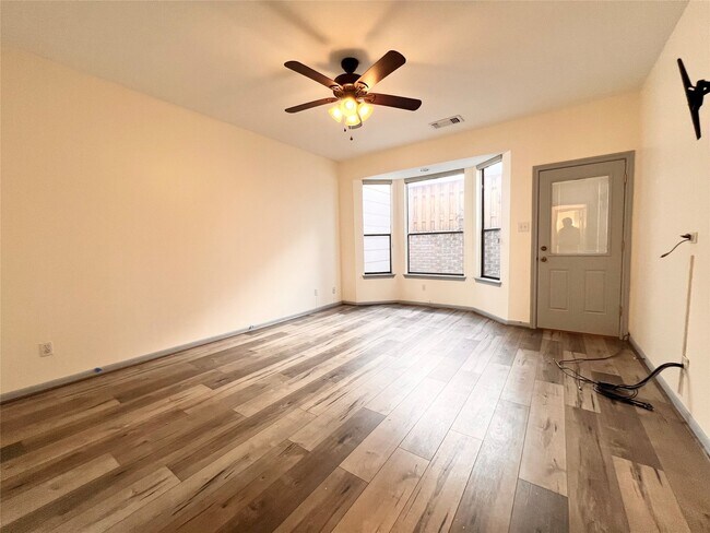 Building Photo - 727 Bunker Hill Rd