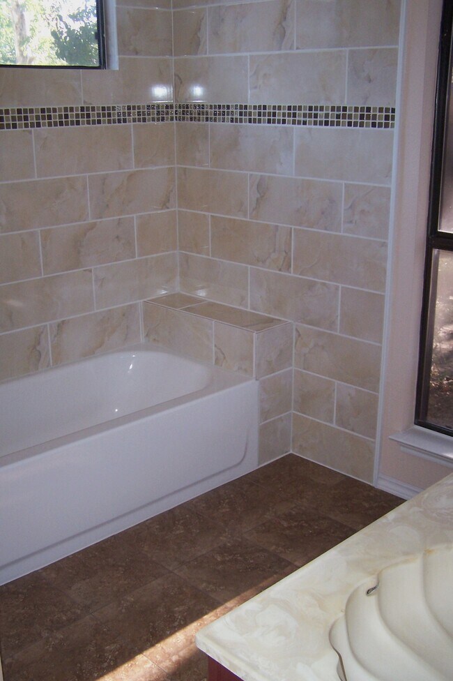 Building Photo - 6743 Poppy Dr