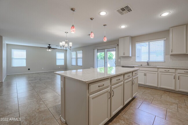 Building Photo - 12108 W Range Mule Dr