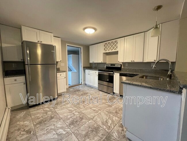 Building Photo - 123-125 Williams St