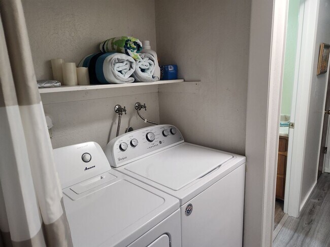 Building Photo - 20719 Ponderosa Way