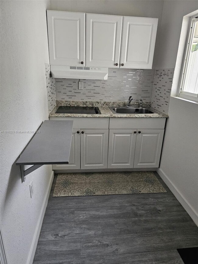 Building Photo - 23 Miami Gardens Rd