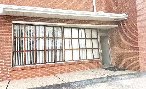 Building Photo - 1491 E Maiden St