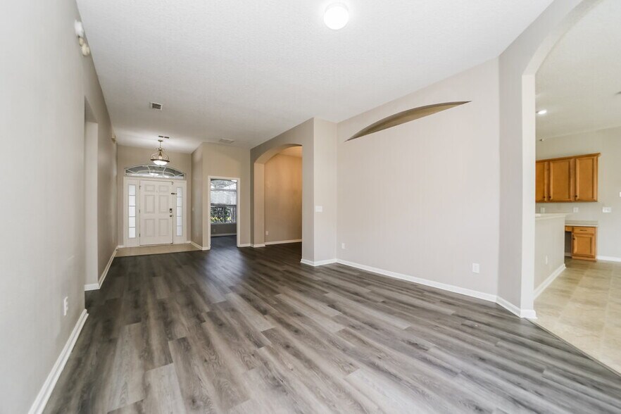 Building Photo - 100 Corral Cir