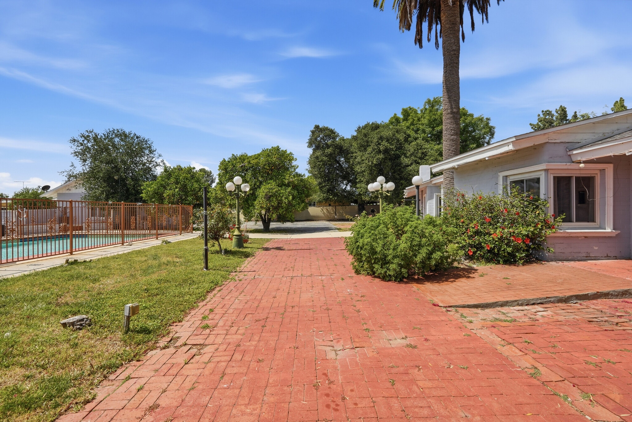 Building Photo - 8647 Corbin Ave