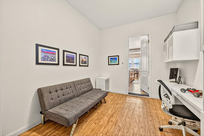 Building Photo - 35831 Raphael Dr