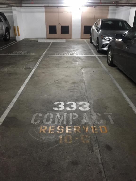 Building Photo - 1341 Kapiolani Blvd