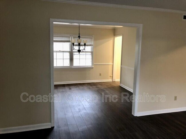 Building Photo - 613 Reef Ln