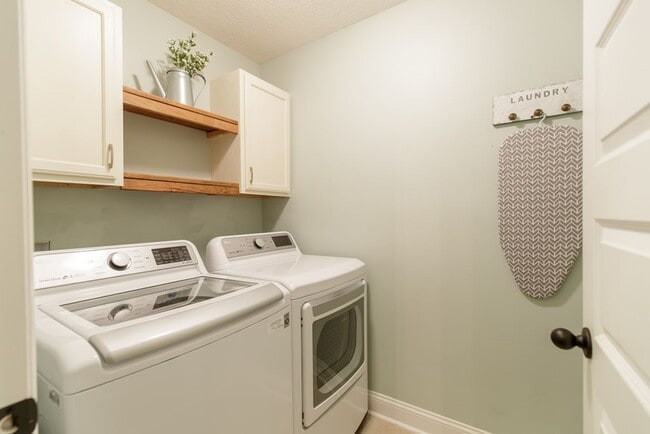 Building Photo - Spacious & Stylish 4BD/2BA Home in Valdost...