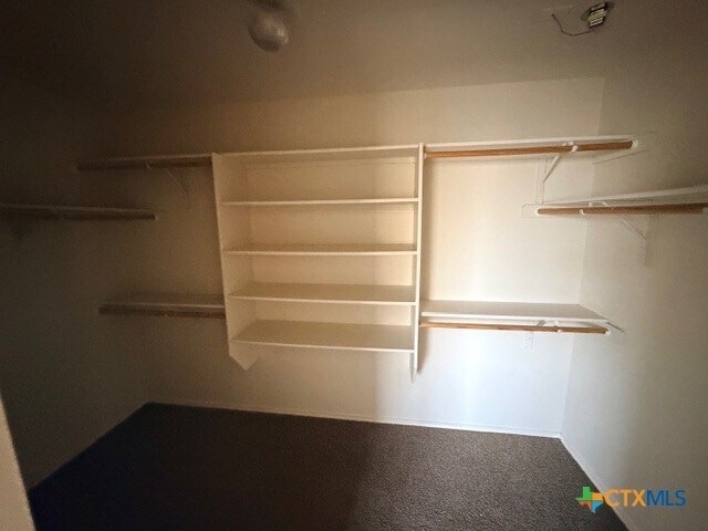 Building Photo - 225 Memory Ln