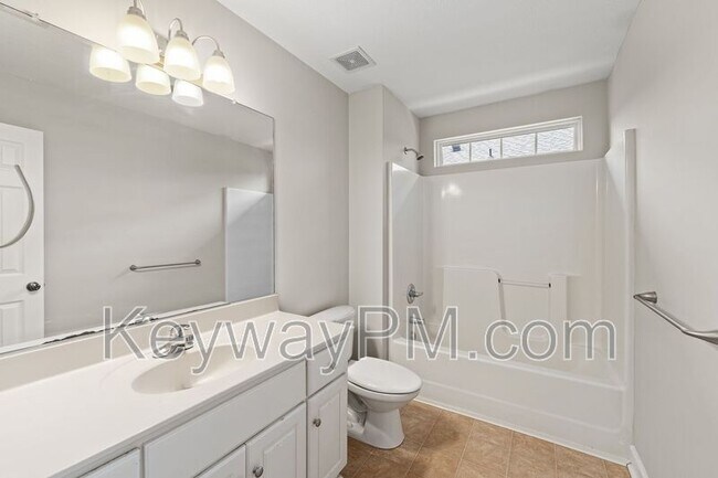 Building Photo - 633 Ventana Dr
