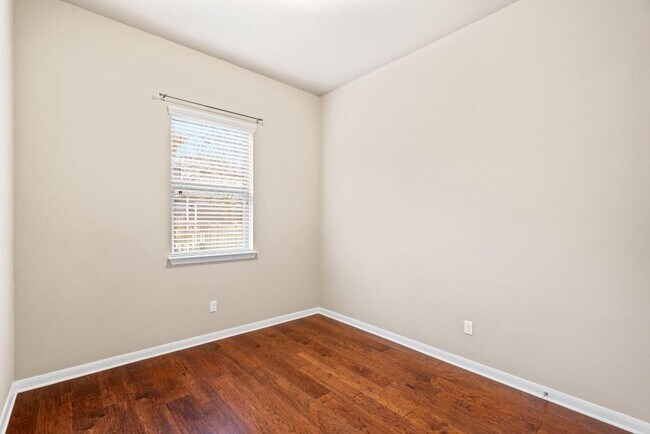 Building Photo - 121 Greene