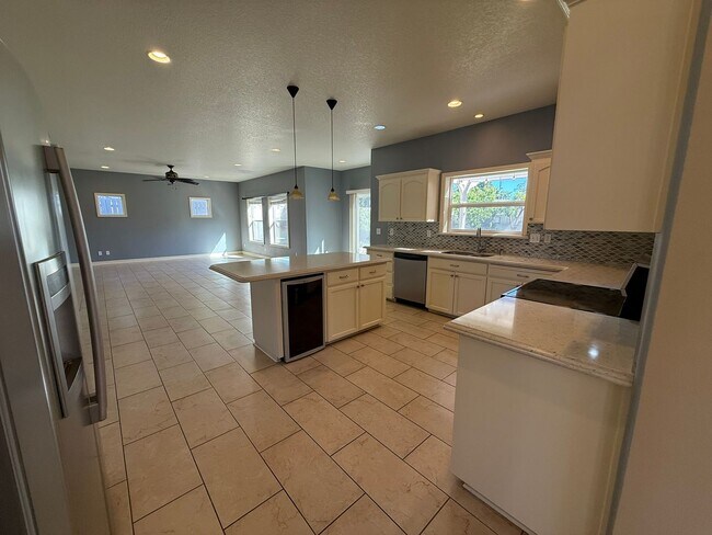 Building Photo - 4 Bedroom Home For Rent In The Dalles