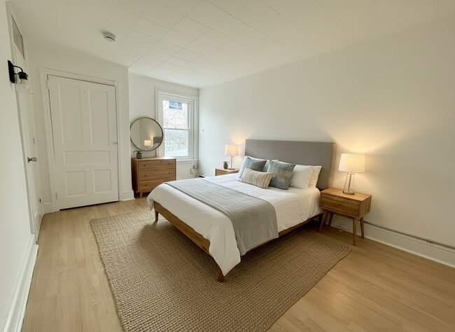 Building Photo - 636 W Lafayette St