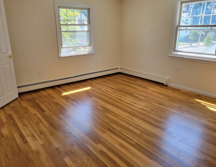 Building Photo - 17 Piermont St