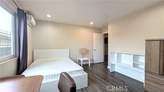 Building Photo - 1299 W 37th Dr