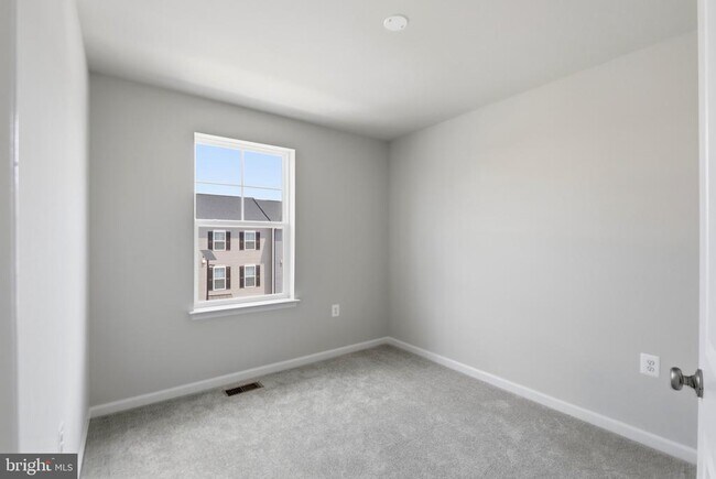 Building Photo - 241 Monteith Dr