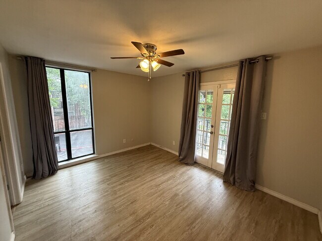 Building Photo - 7522 Holly Hill Dr