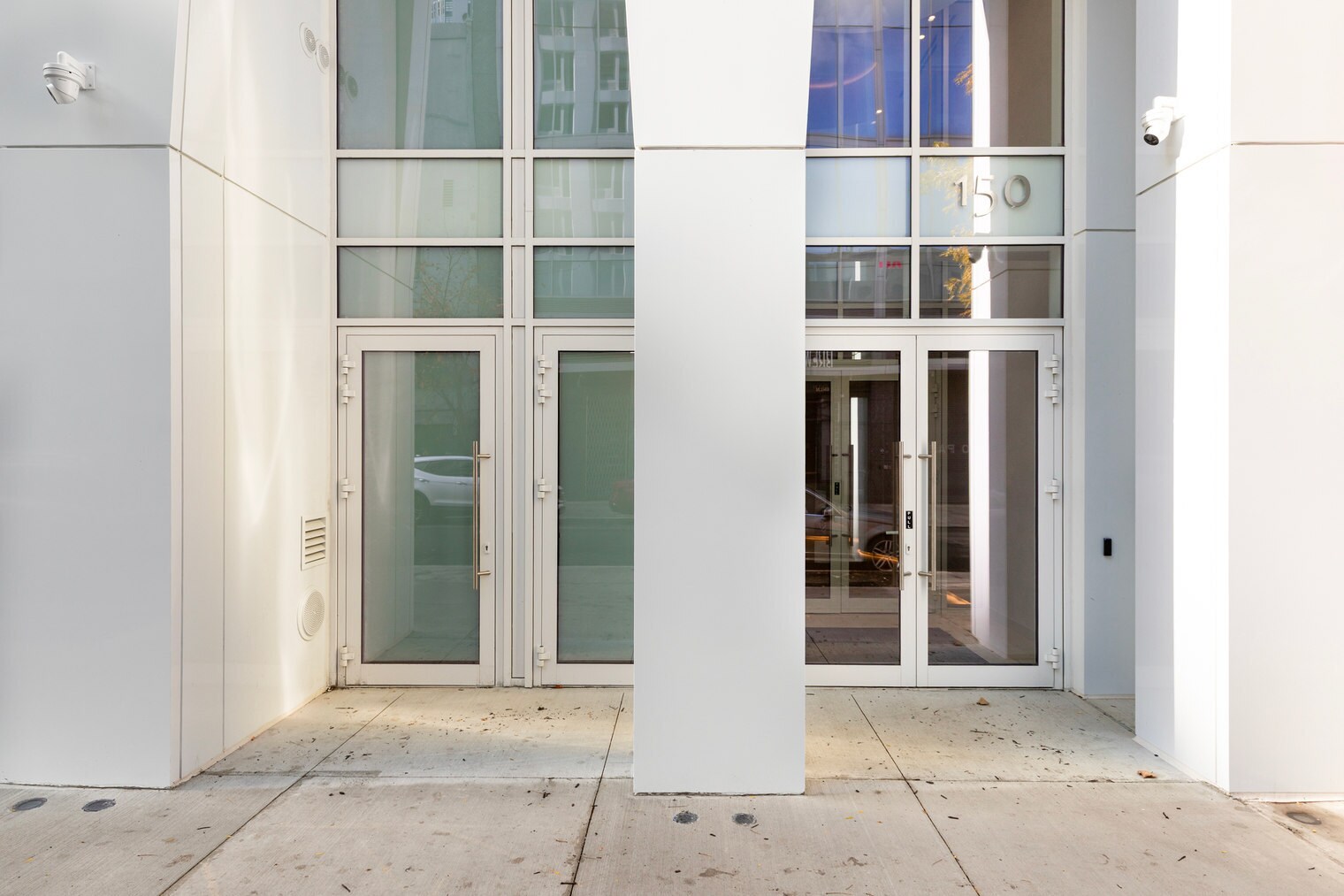 Building Photo - 150 Lawrence St