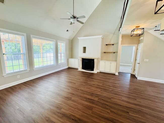 Building Photo - 3571 Brampton Dr