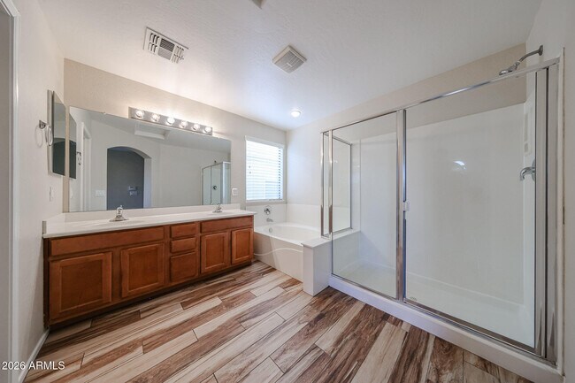 Building Photo - 9043 W Fullam St