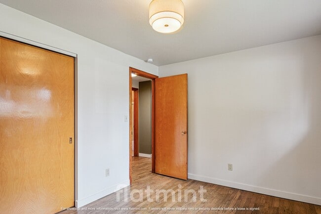 Building Photo - 32133 9th Ave S