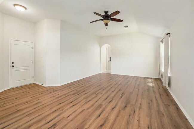 Building Photo - 108 Windmill Cir