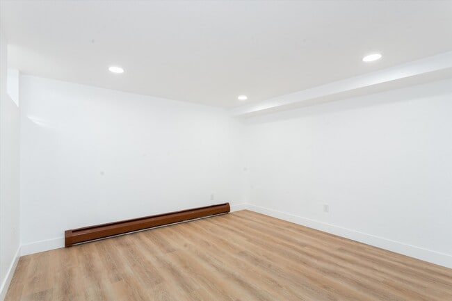 Building Photo - 1465 S Eaton St