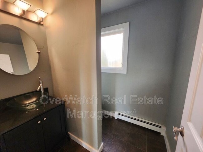 Building Photo - 2435 Clements Dr
