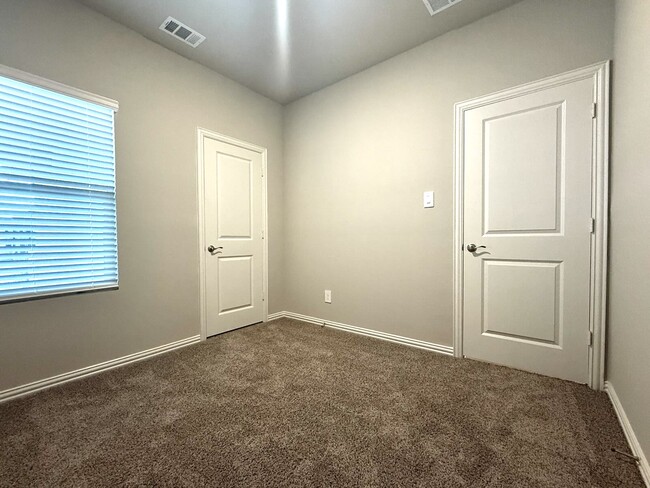 Building Photo - 3915 Marble Fls Dr